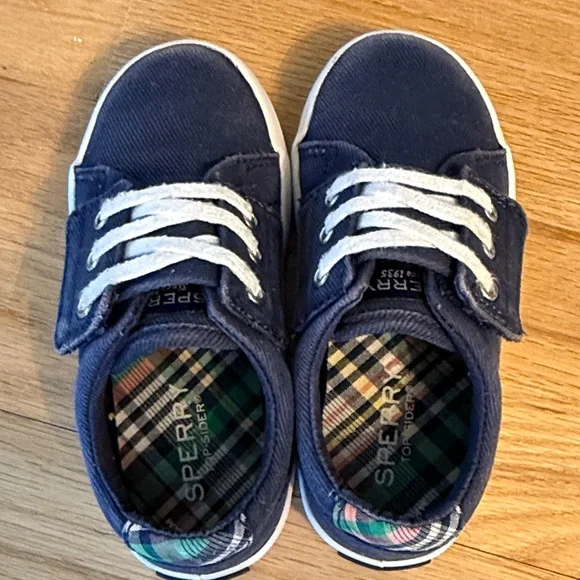 3 pair bundle, boys spring/summer sneakers and water shoes, size 8/9 - Picture 5 of 16